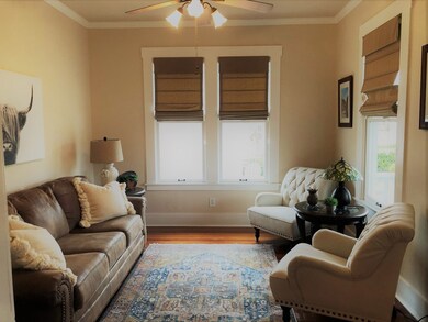 302 W Austin St, Fredericksburg, TX 78624 - photo 2