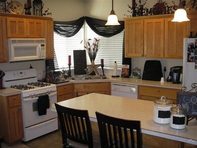 61251 Fairfield Dr, Bend, OR 97702 - photo 6