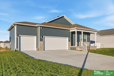 6228 Clear Creek St, Bellevue, NE 68157 - photo 2