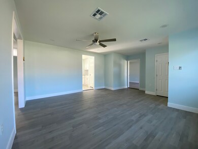 Spacious Living room with plenty of light, new flo