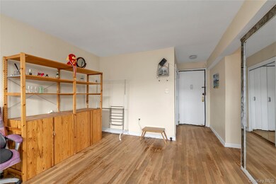 99-05 59th Ave unit 6B, Corona, NY 11368 - photo 4
