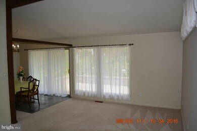 13011 Woodburn Dr, Hagerstown, MD 21742 - photo 3