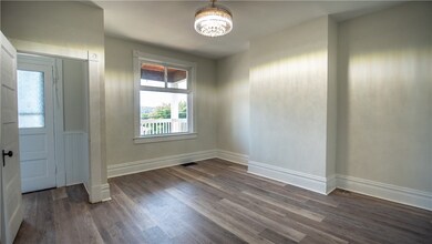 426 W 8th Ave, Tarentum, PA 15084 - photo 6