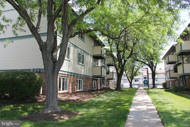 19629 Gunners Branch Rd, Germantown, MD 20876 - photo 2