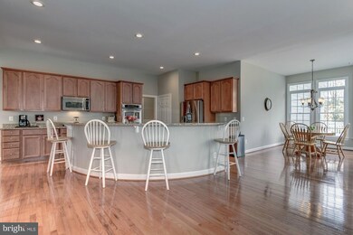 9038 Swans Creek Way, Lorton, VA 22079 - photo 7