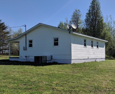 2420 Hawkersmith Rd, Manchester, TN 37355 - photo 3