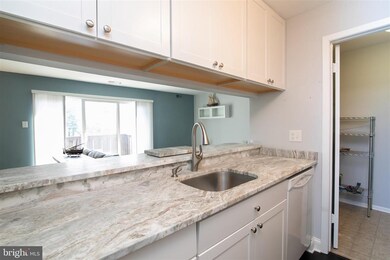 306 Hunter Ct unit 306, Marlton, NJ 08053 - photo 6