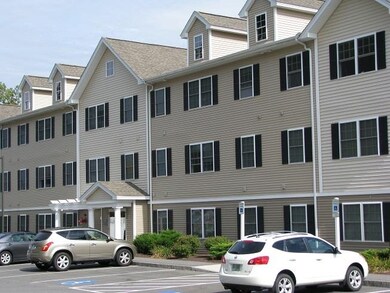 50 Sentinel Ct unit 305, Manchester, NH 03103 - photo 2