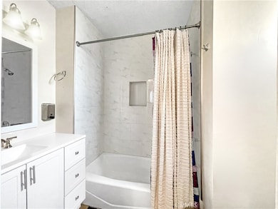 4084 W 137th St unit B, Hawthorne, CA 90250 - photo 7