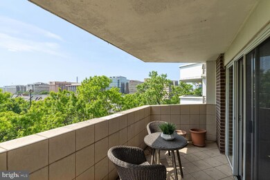 Town Square Towers unit 704, Washington, DC 20024 - photo 2