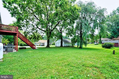 608 Heckel Ave, Spring City, PA 19475 - photo 3