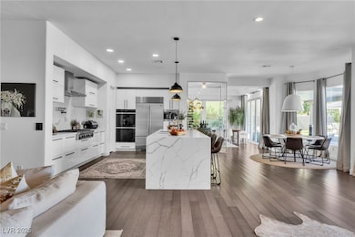 9040 Thornbury Ln, Las Vegas, NV 89134 - photo 2