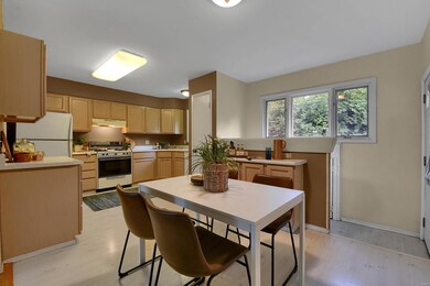 Eat in kitchen
