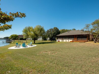 429 Mars Ct, Granbury, TX 76049 - photo 3