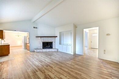 10823 Radford Ln, Houston, TX 77099 - photo 6