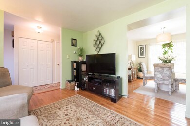 7721 Michele Dr, Hyattsville, MD 20785 - photo 2