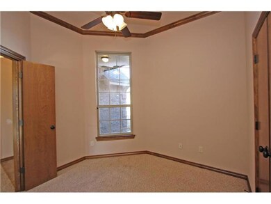 Studio/Study/Office.