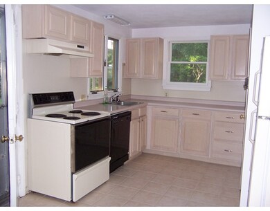 15 Hines Ct unit 19, Marblehead, MA 01945 - photo 2