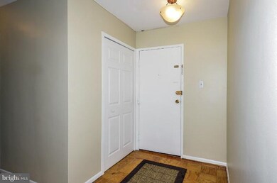 Taft Towers unit 702, Arlington, VA 22201 - photo 2