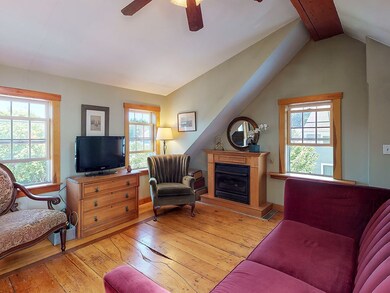 28 Langdon St unit 4, Portsmouth, NH 03801 - photo 3