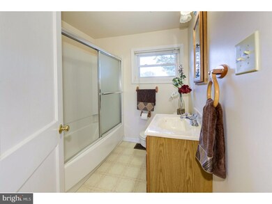 4 Hickory Ct, Lumberton, NJ 08048 - photo 4