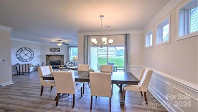 497 Fox Cove Rd, Hendersonville, NC 28792 - photo 6