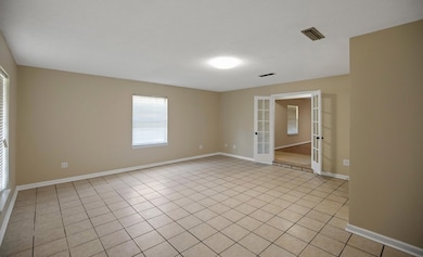 office or 5th bedroom