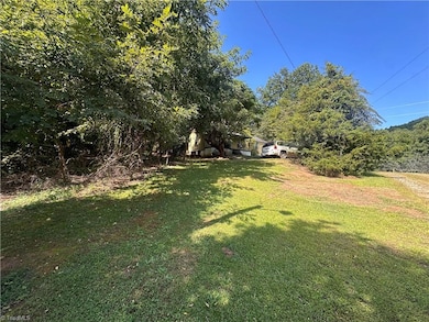 153 Pineway Ln, Thurmond, NC 28683 - photo 6