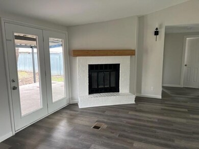 921 E White Tail Dr, Granbury, TX 76049 - photo 7