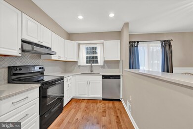 1207 Martha Greenleaf Dr, Crofton, MD 21114 - photo 3