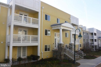 4113 S Four Mile Run Dr unit 102, Arlington, VA 22204 - photo 2