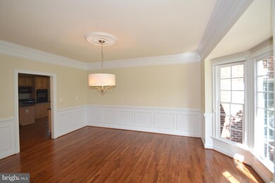43486 Savoy Woods Ct, Chantilly, VA 20152 - photo 5