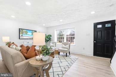 47 Dufief Ct, North Potomac, MD 20878 - photo 6