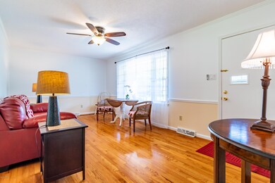 005 Living Room with Picture Window