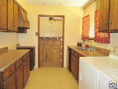 2301 SW Gage Blvd, Topeka, KS 66614 - photo 3