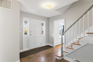 6 Vingut Ln, Setauket, NY 11733 - photo 3