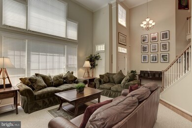 9927 Bickley Ct, Vienna, VA 22181 - photo 4