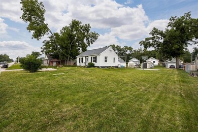 1326 E Ave NW, Cedar Rapids, IA 52405 - photo 6