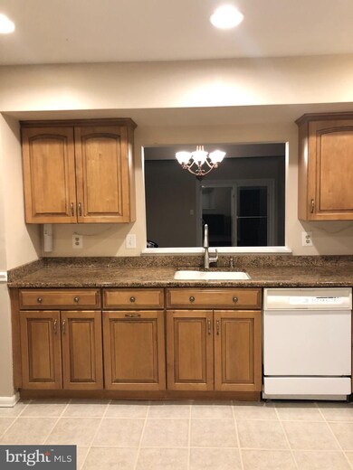 18735 Summer Oak Ct, Germantown, MD 20874 - photo 2