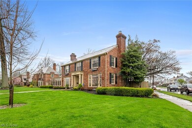 View of front of house featuring a front yard