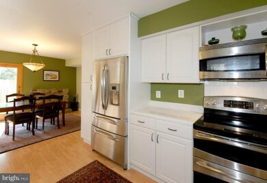 14717 Seneca Castle Ct, Gaithersburg, MD 20878 - photo 4