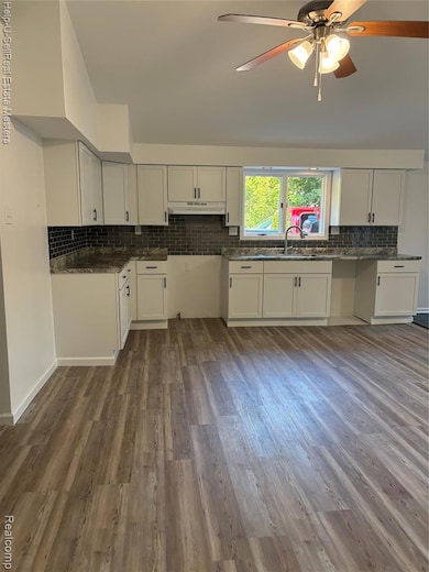 3443 Carrigan Rd, Fort Gratiot, MI 48059 - photo 7