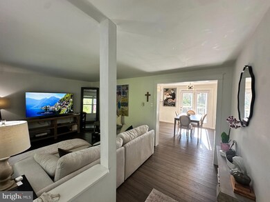 7601 Rudyard St, Falls Church, VA 22043 - photo 4