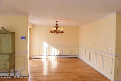 35 Chesterfield Ln, Staten Island, NY 10314 - photo 4