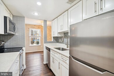 9148 Lambskin Ln, Columbia, MD 21045 - photo 5