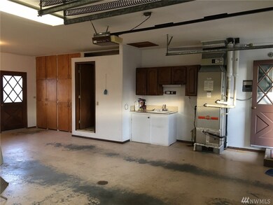 925 E Elsinore St, Othello, WA 99344 - photo 2