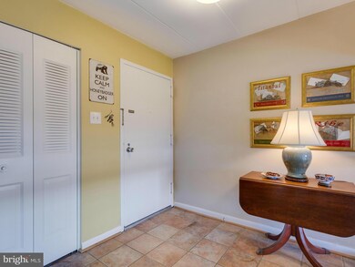 100 Roberts Ln unit 201, Alexandria, VA 22314 - photo 3