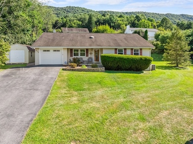 628 Oriole St, Bluefield, VA 24605 - photo 6