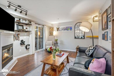 09-Living Room_SLS_-7909