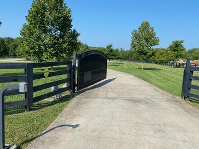 290 Cave Run Cir, Versailles, KY 40383 - photo 2